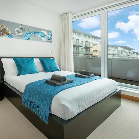 Contemporary Penthouse In Battersea Power Station Apartment London Exterior photo