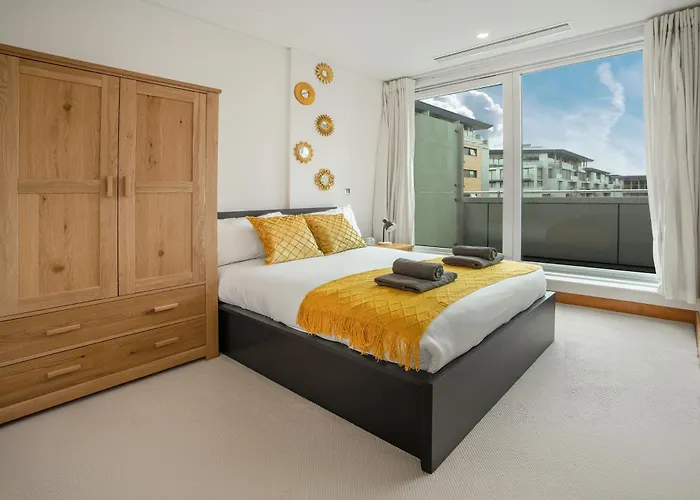 Contemporary Penthouse In Battersea Power Station
