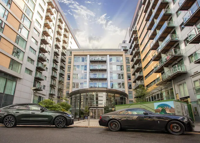 Contemporary Penthouse In Battersea Power Station