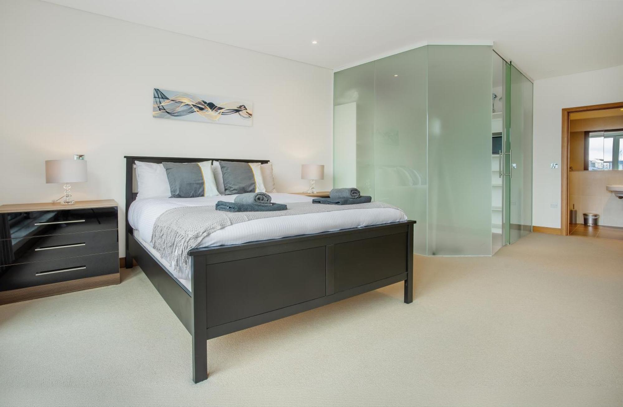Apartment Contemporary Penthouse In Battersea Power Station